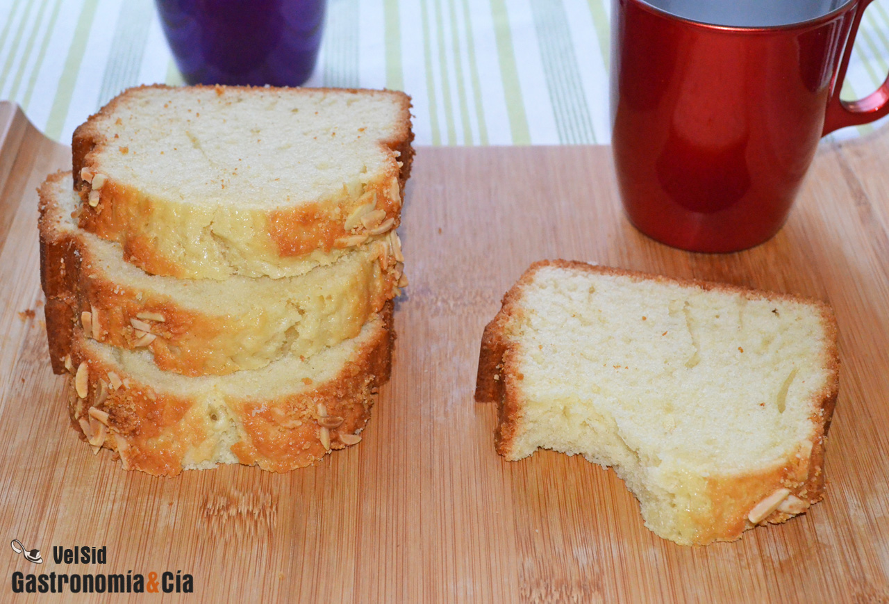 Cake de anís con almendra y naranja confitada