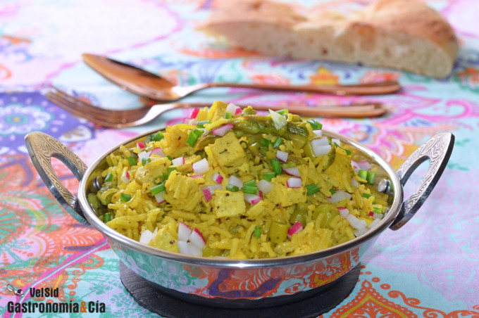 Arroz pilaf con tofu, espárragos y almendras