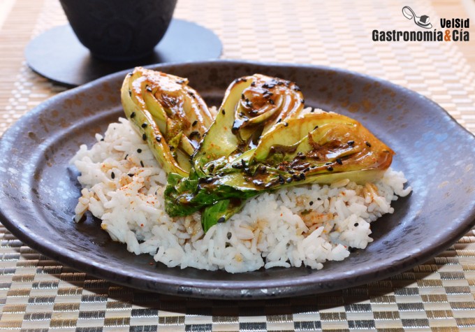 Cogollos de pak choi con arroz basmati