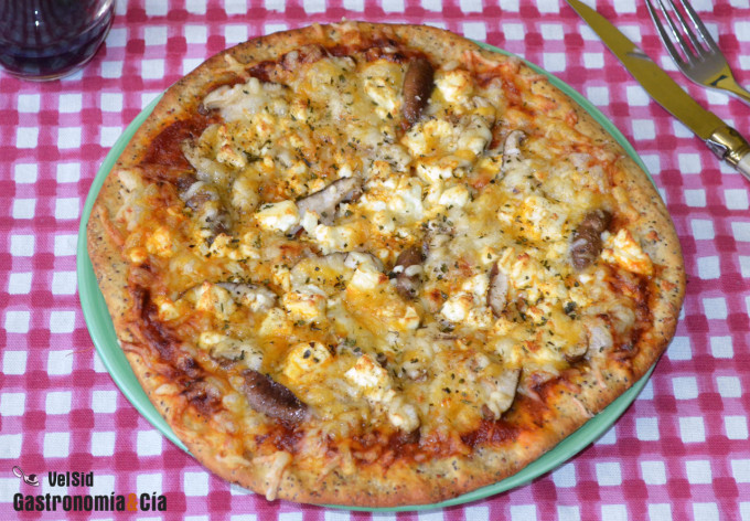 Pizza de setas shiitake y queso feta