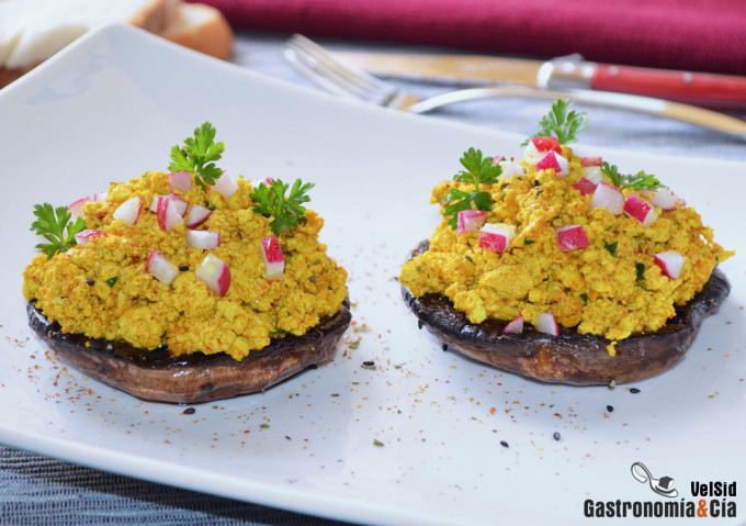 Champiñones rellenos de tofu y rabanitos, una receta ve