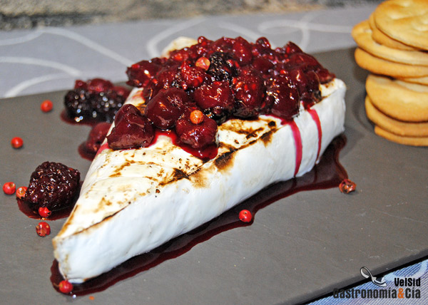 Receta de queso fresco con miel y frutos rojos