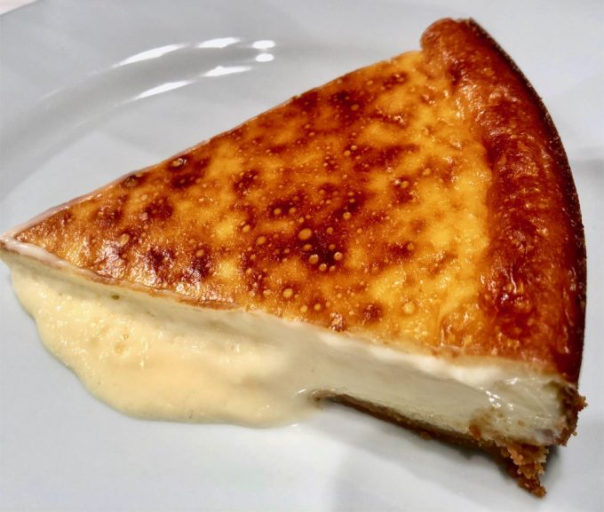 Tarta de queso al horno cremosa, receta casera y fácil