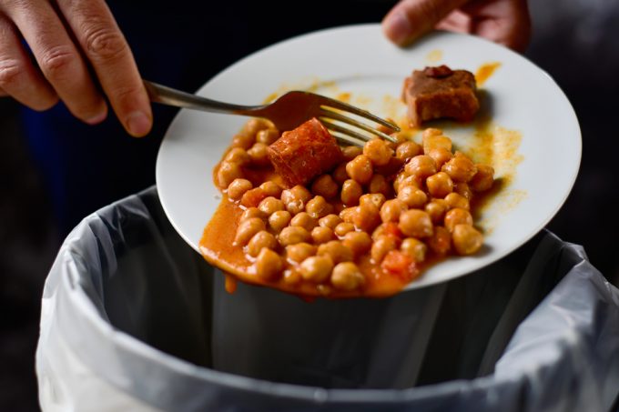 Relación entre el desperdicio de alimentos, el cambio climático y el envejecimiento de la población