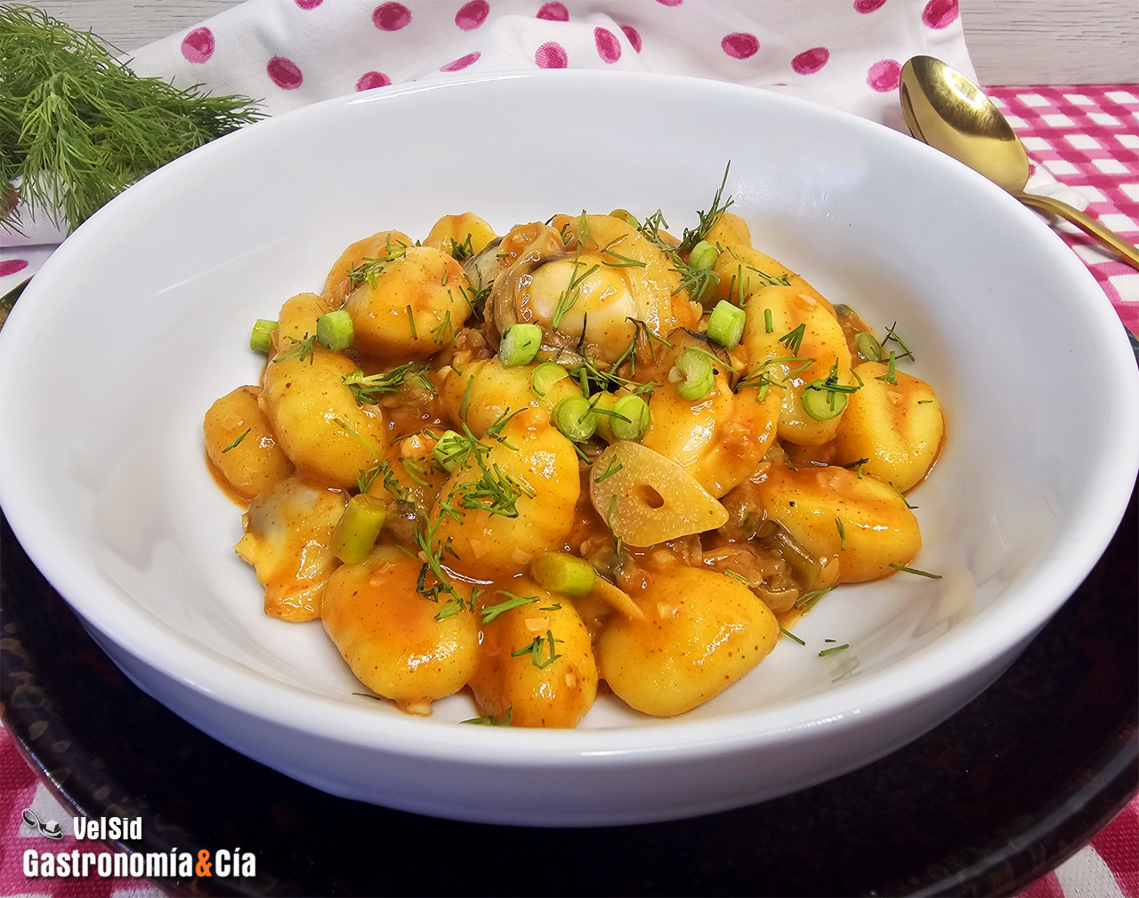 Receta de ñoquis con almejas en lata, una comida saludable y deliciosa que se hace en 10 minutos